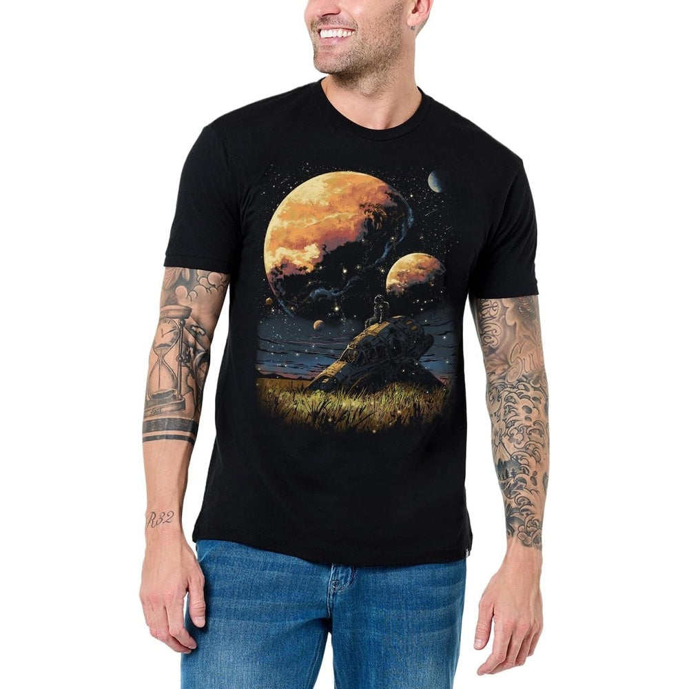 Distant Wanderer Men's Graphic T-Shirt