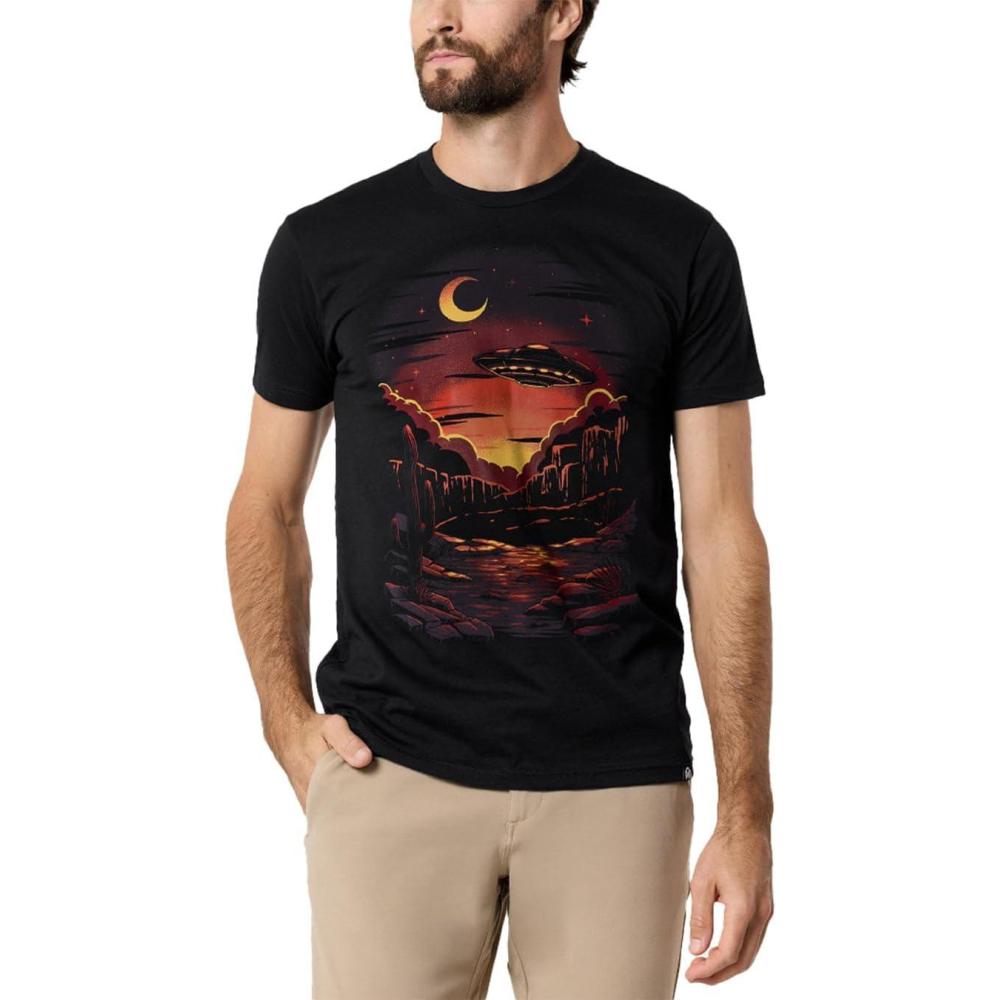 Moonlit Arrival Men's Graphic T-Shirt